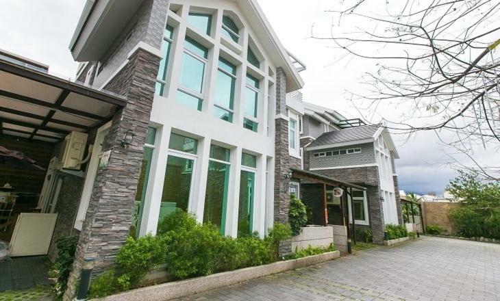 Bear Giant Castle Appartement Hualien Buitenkant foto